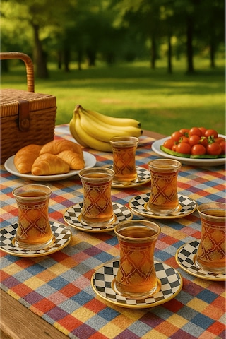 12 Parça Altın Yaldız Desenli Cam Çay Bardağı Ve Dama Desenli Çay Tabağı - Çay Takımı Çok Renkli