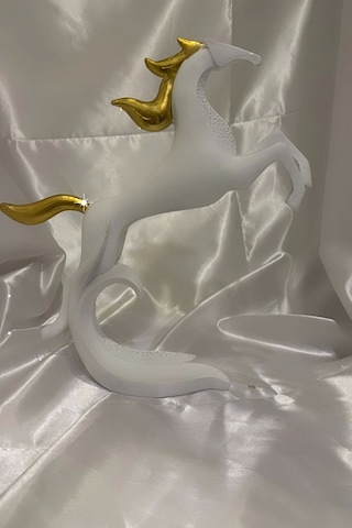 Avatar Kaideli Kübik Şahlanan Uçan At Beyaz