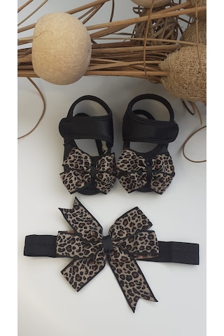 Leopar Desenli Bebek Patik Ve Bandana Seti Siyah Leopar Desenli Bebek Patik Ve Bandana Seti Siyah