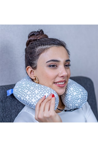 SimpleThePillow Visco Seyahat Yastığı Araba Uçak Otobüs Taşıt İçi Yolculuk Yastığı Ortopedik Yastık Açık Mavi 31*27*10