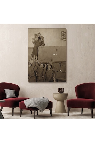 Marlene Dietrich Tutkuyla Öpüşerek İkinci Dünya Savaşından Eve Döndü Kanvas Tablo-5269 70 X 100