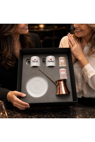 Bk Gift Kutulu Kişiye Özel İsimli 2'li Fincan & Bakır Cezve Ve Karadut - Çikolata Aromalı Kahve Seti