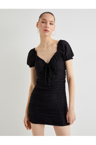 Koton Balon Kol Mini Elbise Fisto İşlemeli Slim Fit Astarlı Siyah 4sal80011ık 4SAL80011IK999 Siyah