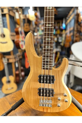 B04-n 4 Telli Bass Gitar
