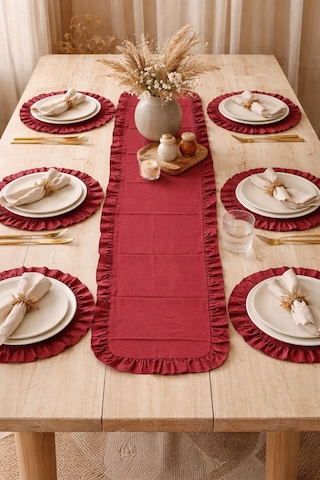 Bordo Fırfırlı Runner Ve Amerikan Servis Seti 7 Parça Şık Masa Örtüsü Takımı 120x40 Cm Bordo