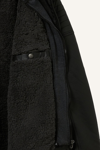 Defacto Su İtici Slim Fit Çıkarılabilir Kapüşonlu Pelüş Astarlı Fermuarlı Suni Deri Ceket Mont N9693az26wnbk27 Siyah-bk27