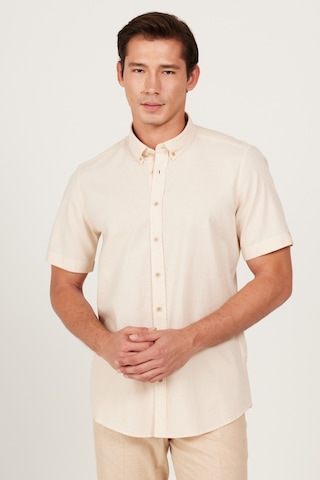 AC&Co / Altınyıldız Classics Erkek Ekru Slim Fit Dar Kesim Düğmeli Yaka %100 Pamuk Desenli Kısa Kollu Gömlek Ekru