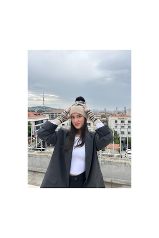 Mollycrush Kadın Krem Ponponlu Bere Ve Eldiven Seti Zebra Desenli, Soğuk Havalar İçin Modern & Şık Stil Krem