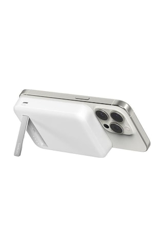 Belkin Bpd007btwt Boostcharge Qi2 15w 8k Magsafe Uyumlu Kablosuz Powerbank Beyaz siyah