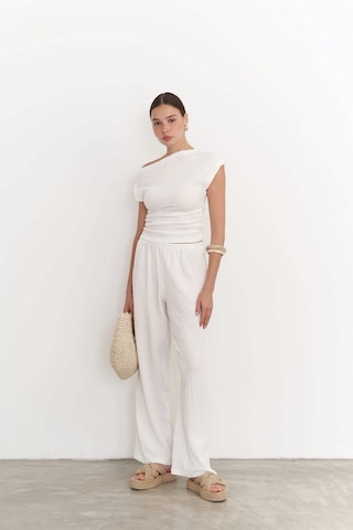 Mai Collection Mai Studios Co. Sona Beyaz Asimetrik Bluz Pantolon Takım Beyaz