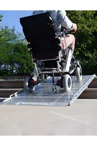 Engelli Rampası Katlanır, Portatif, Kaymaz Yüzeyli, Yüksek Taşıma Kapasiteli 180x80cm