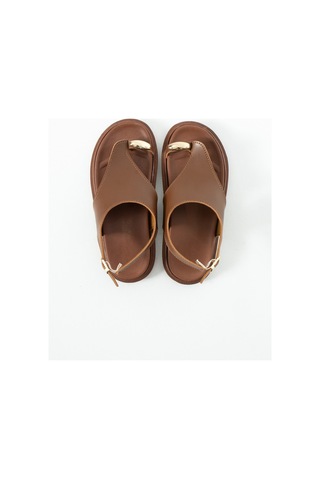 Polomia Comfort Kadın Parmak Arası Metal Detaylı Kalın Taban Flat Sandalet Taba