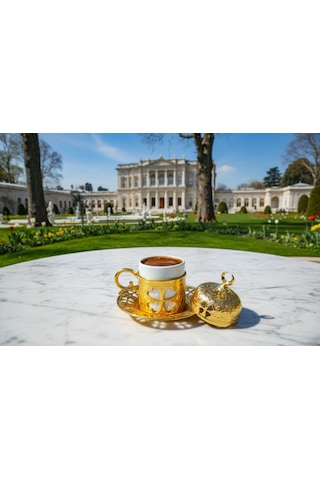 Yonca Desenli 6 Kişilik Porselenli Kapaklı 24 Parça Altın Renk Fincan Seti Altın