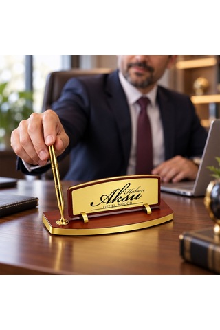 Bk Gift Kişiye Özel Kalemli Ahşap Masa İsimliği Gold Plakalı Bk26 -2 Çok Renkli