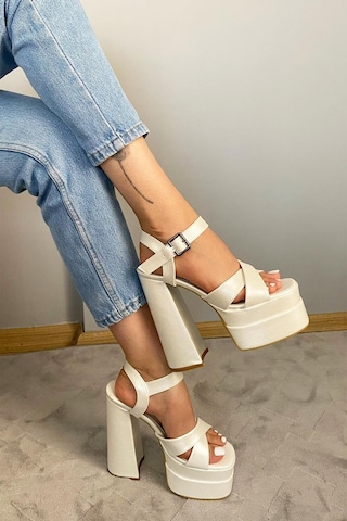 Preshley Kadın Elina Sedefli Beyaz Çapraz Bantlı 15 Cm Platform Topuklu Ayakkabı Beyaz 1