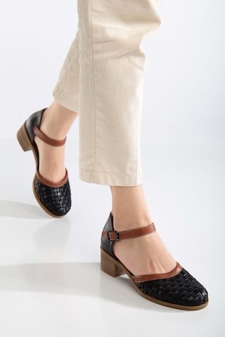 Analin Shoes Kadın Hakiki Deri Burnu Kapalı Örgülü Sandalet Siyah