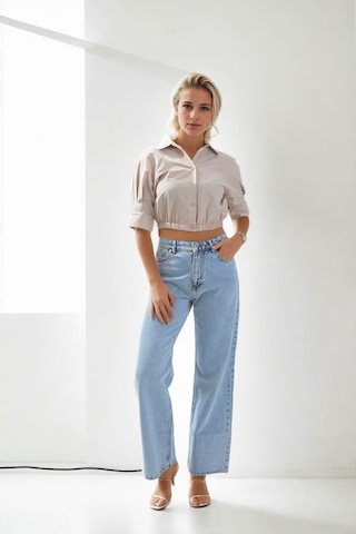 Vitrin Beli Lastikli Crop Gömlek Bej