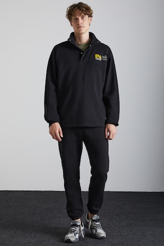 Grımelange Galıcıa Erkek Diagonel Kumaşlı Dik Yakalı Çıtçıt Kapamalı Baskılı Siyah Sweatshirt