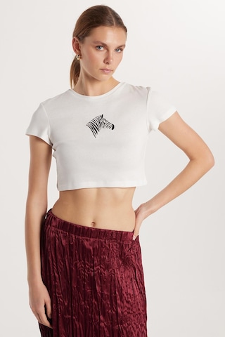 Tudors Kadın Slim Fit Dar Kesim %100 Pamuk Bisiklet Yaka Baskılı Beyaz Crop Tişört-33684 Beyaz