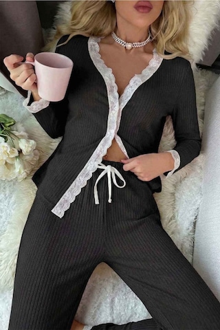 Merry See Ribanalı Dantel Detay İki Parça Pijama Takım Siyah