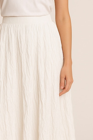 Ekru Mizalle Kırışık Görünümlü Saf Pamuk Beyaz Maksi Etek Beyaz