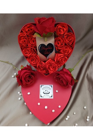 İnci Mode Hoşgeldin Bebek 12+1 Çiçekli Kalpli Kutu Hediyelik Çiçek Kutusu Kırmızı Doğum Hediyesi Beb