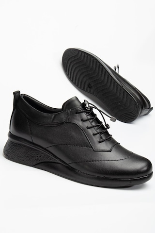 Hakiki Deri Ortopedik Kadın Günlük Ayakkabısı Siyah Dolgu Topuklu Elastik Bağcıklı-3572 Siyah