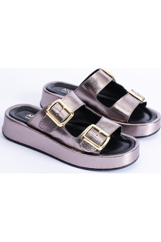 Polomia Comfort Calie Kadın Anatomik Comfort İki Bantlı Gold Detay Tokalı Esnek Yazlık Günlük Flat Sandalet Terlik Platin