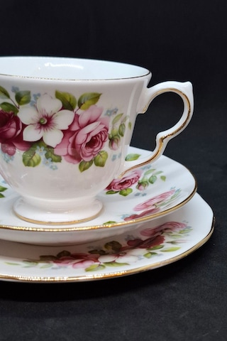 Bone China Vintage Çay Fincanı 3 Parça 200 Ml Kırmızı - Beyaz