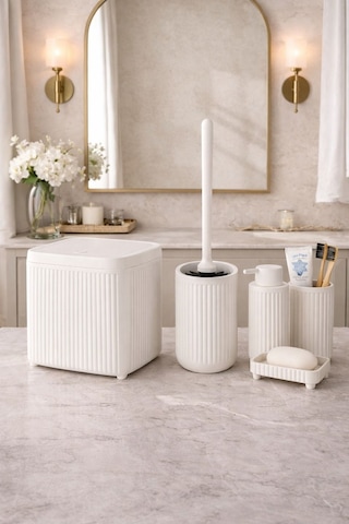 Modern Banyo Aksesuar Seti Click Kapaklı Çöp Kovası, Tuvalet Fırçası Ve Sabunluk Seti 5 Parça Dc-6803 Beyaz