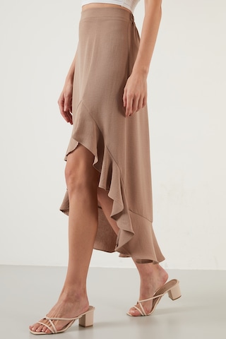 Lela Volanlı Midi Boy Yırtmaçlı Bayan Etek 6058387 Vizon