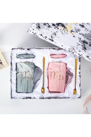 Moveevo Ev İçin Nikah/yıl Dönümü Hediyesi: 2'li Seramik Kupa Seti - Kapak Ve Kaşık Dahil, Gri Ve Pembe, Harf Baskılı, Yeniden Kullanılabilir Gri