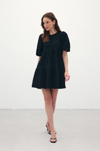 Bisiklet Yaka Balon Kol Geniş Kalıp Gofre Elbise - Siyah-136390 Siyah