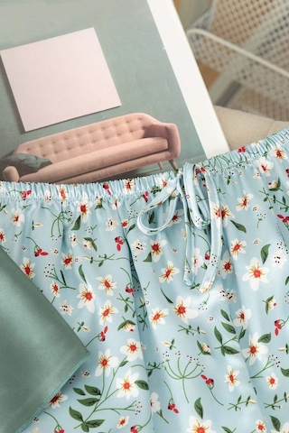 Merry See Dantel İşlemeli Çiçek Desenli Şort Pijama Takımı Yeşil