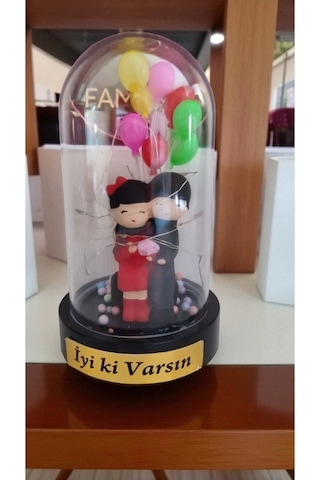 İyiki Varsın Balonlu Biblolu Fanus Led Işıklı Boyut 20 Cm