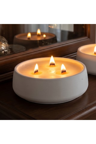 Amber Kokulu Dekoratif Beton Mum Yuvarlak Yatay Form Üç Fitilli Mum 250 Gr Beyaz