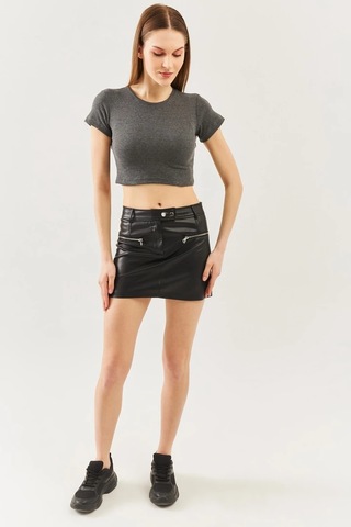 Kadın Kısa Kol Bisiklet Yaka Vücuda Oturan %100 Pamuklu Kaşkorse Esnek Crop Bluz Füme