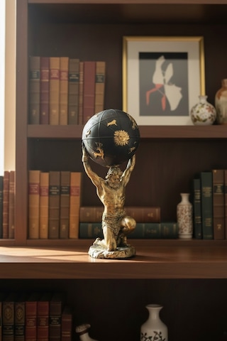 Dünya Taşıyan Atlas Figürlü Masaüstü Biblo Heykel Ev Ve Ofis Aksesuarı