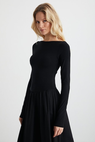 GRIMELANGE Pani Kadın Maxi Boy Etek Kısmı Dokuma Poplin Kloş Üst Kısmı Esnek Viskon Elastan Şık Siyah Elbise Siyah