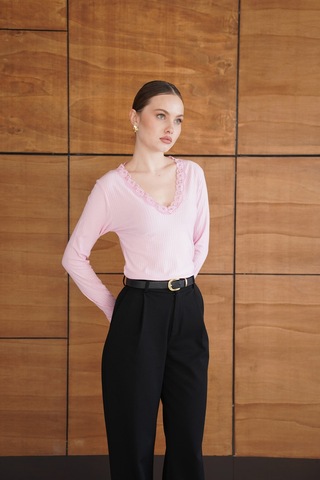 Verymoda Yakası Dantel Detaylı Bluz F2088 Pembe