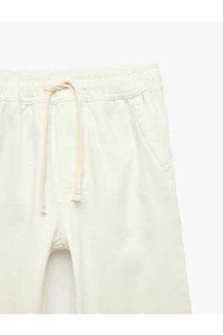 Koton Pamuklu Beli Bağcıklı Cepli Rahat Kesim Denim Pantolon Beyaz 6skb40016td