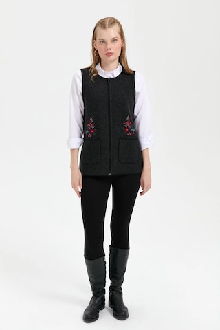 Desen Triko Kadın Sıfır Yaka Cep Üstü İşlemeli Kısa Yün Yelek 24000 Siyah Siyah