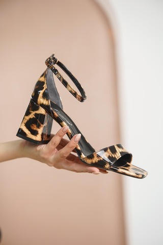 Büyük Numara Bayan Rugan Leopar Desenli Alçak Ökçe Günlük Tek Bant Ayakkabı Leopar