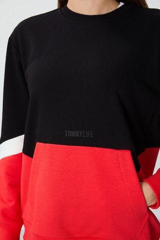 Tommy Life Siyah Kompakt Pamuklu Kalın Pürüzsüz Dokulu O Yaka Oversize Fit Kadın Sweatshirt - 97289 Siyah
