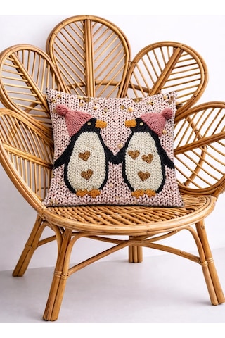 3boyutlu Kalpli Penguen Detaylı Sevimli Dekoratif Kırlent Kılıfı 45x45 Cm Pembe