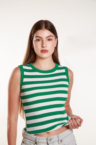 Kadın Yeşil Beyaz Çizgili Fitilli Likralı Sıfır Kol Bisiklet Yaka Örme Atlet Tshirt Bluz Yeşil - Beyaz