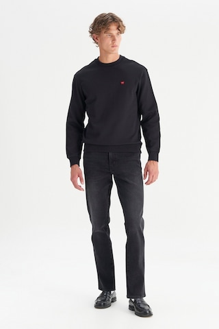 Wrangler Pamuklu Regular Fit Logo Detaylı Erkek Sweatshirt W2520255001 Siyah