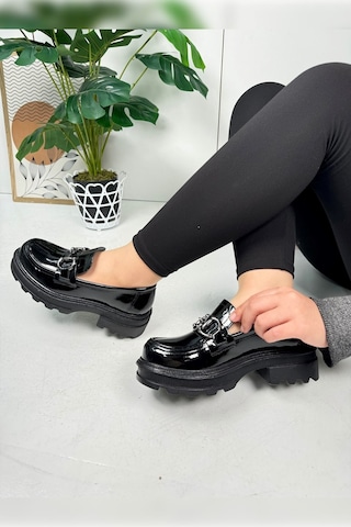 Günlük Kadın Loafer V Tokalı Kalın Topuklu Tırtıklı Tabanlı Oval Burunlu Makosen Ayakkabı 7455 - 7453 7453-siyahrugan