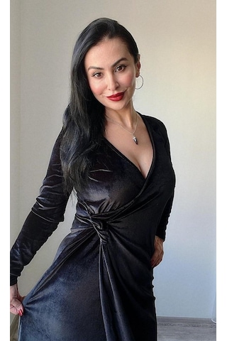 Tua Moda Kadın Uzun Kollu Kruvaze Yaka Yırtmaçlı Kadife Elbise Siyah