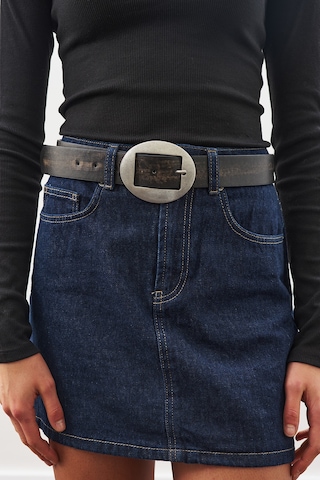 Büyük Oval Tokalı Kemer Siyah Siyah